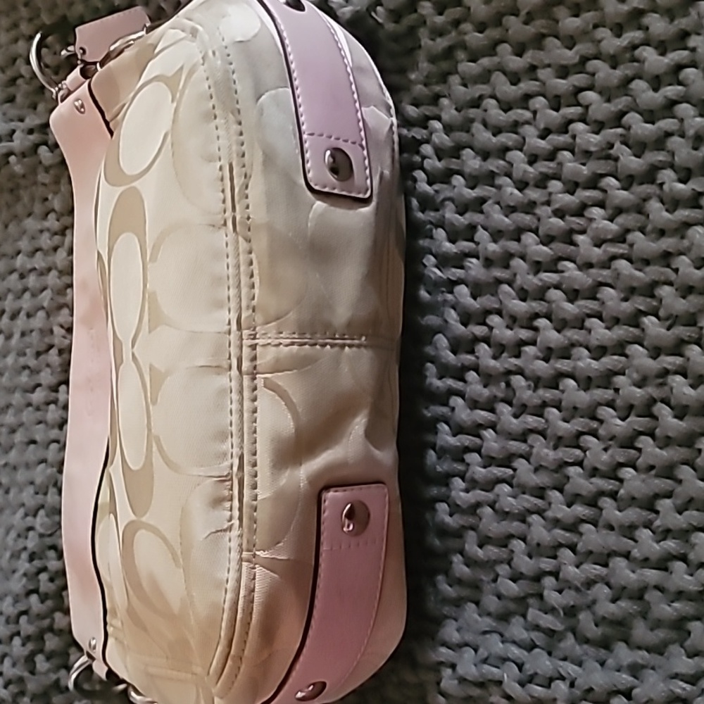 Coach - Picture 2 of 5